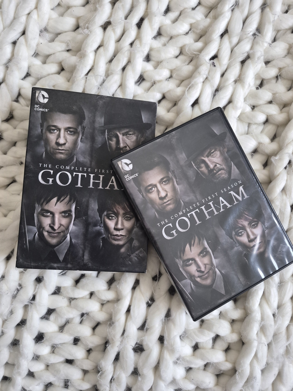 DC Comics Gotham Season One DVD Set - Black